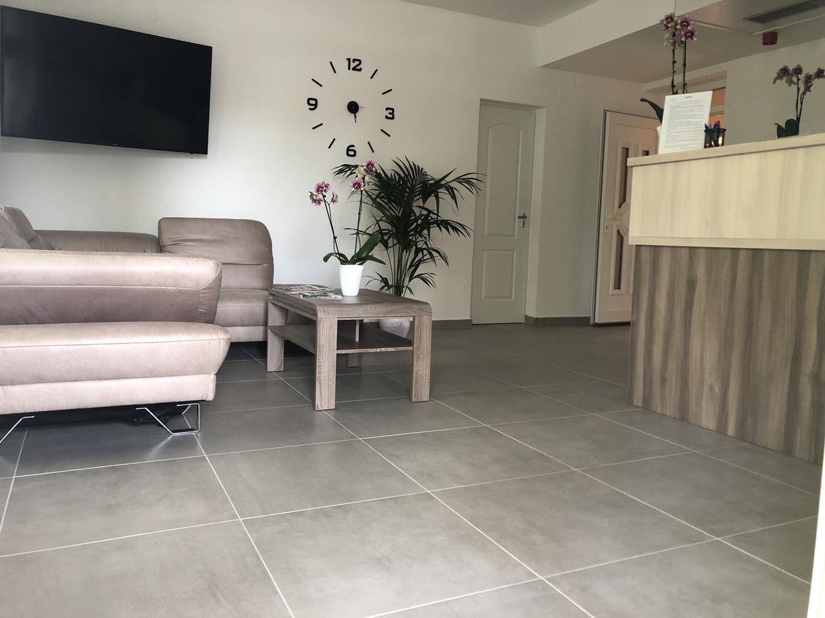 Boro Apartman Tiszafured Exterior photo