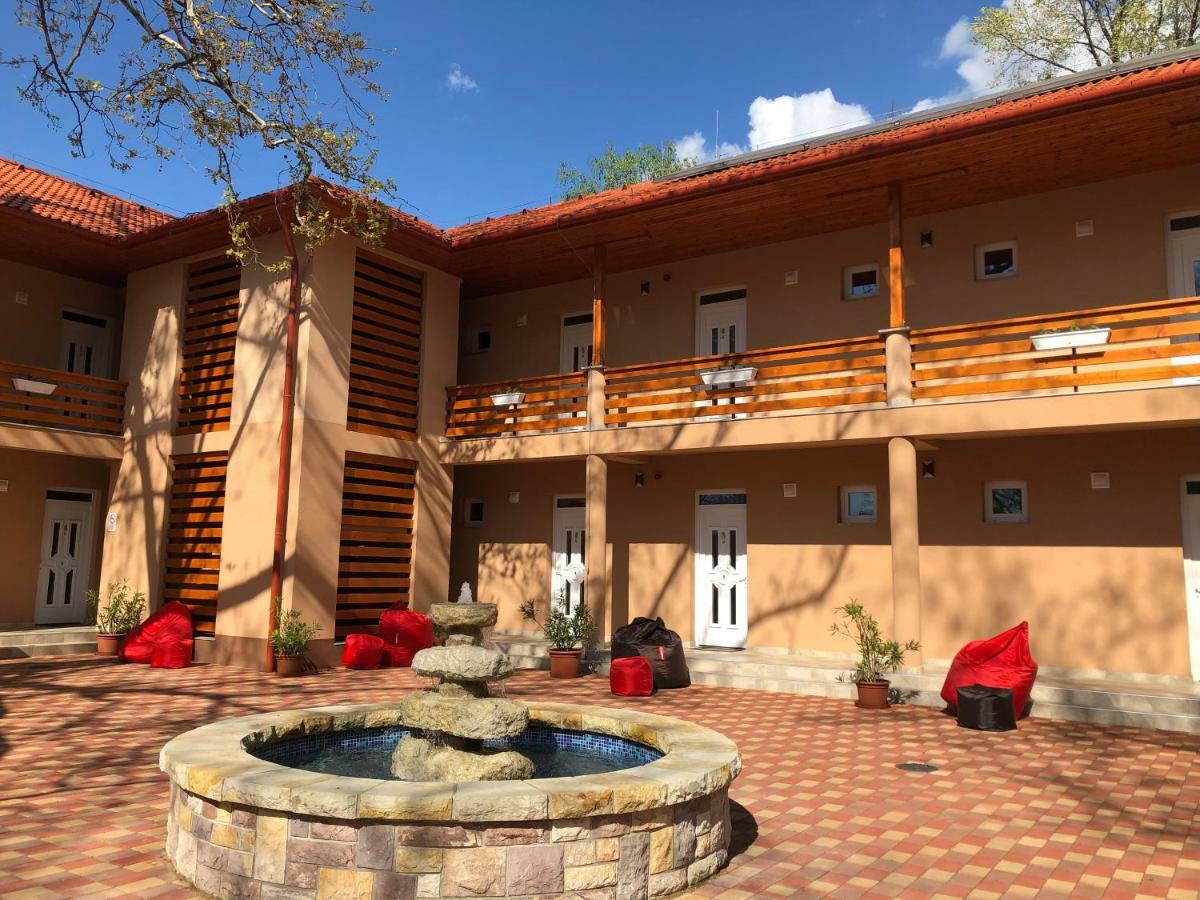 Boro Apartman Tiszafured Exterior photo